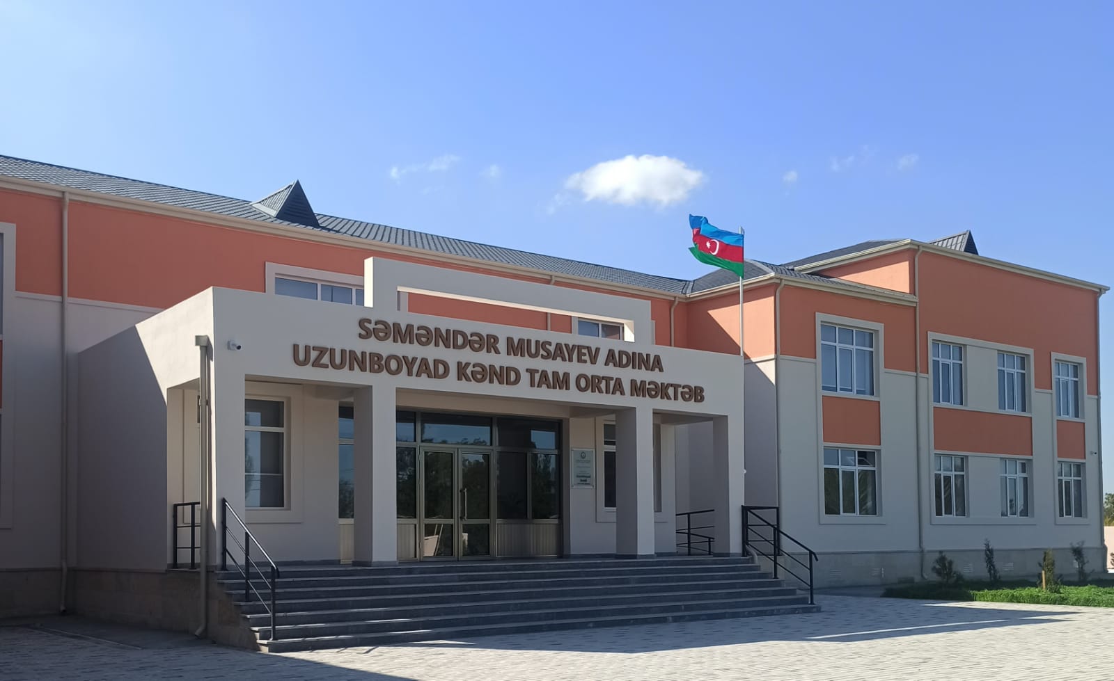 Şabran rayonu Səməndər Musayev adına Uzunboyad kənd tam orta məktəbi