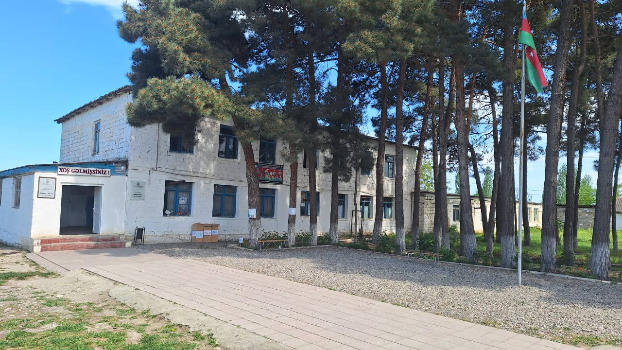 Şabran rayonu Dəvəçi kənd tam orta məktəbi