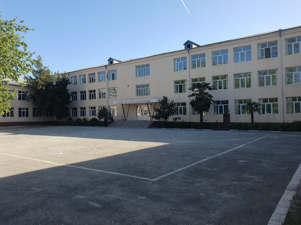 Xaçmaz şəhəri Çingiz Abdullayev adına 2 nömrəli tam orta məktəb