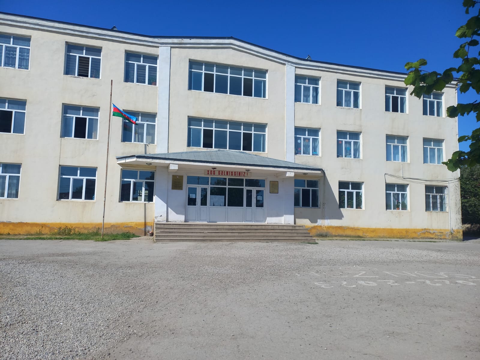 Xaçmaz rayonu Xudat şəhəri 4 nömrəli məktəb-lisey