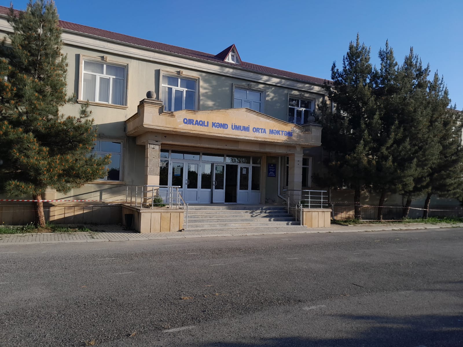 Xaçmaz rayonu Qıraqlı kənd ümumi orta məktəb