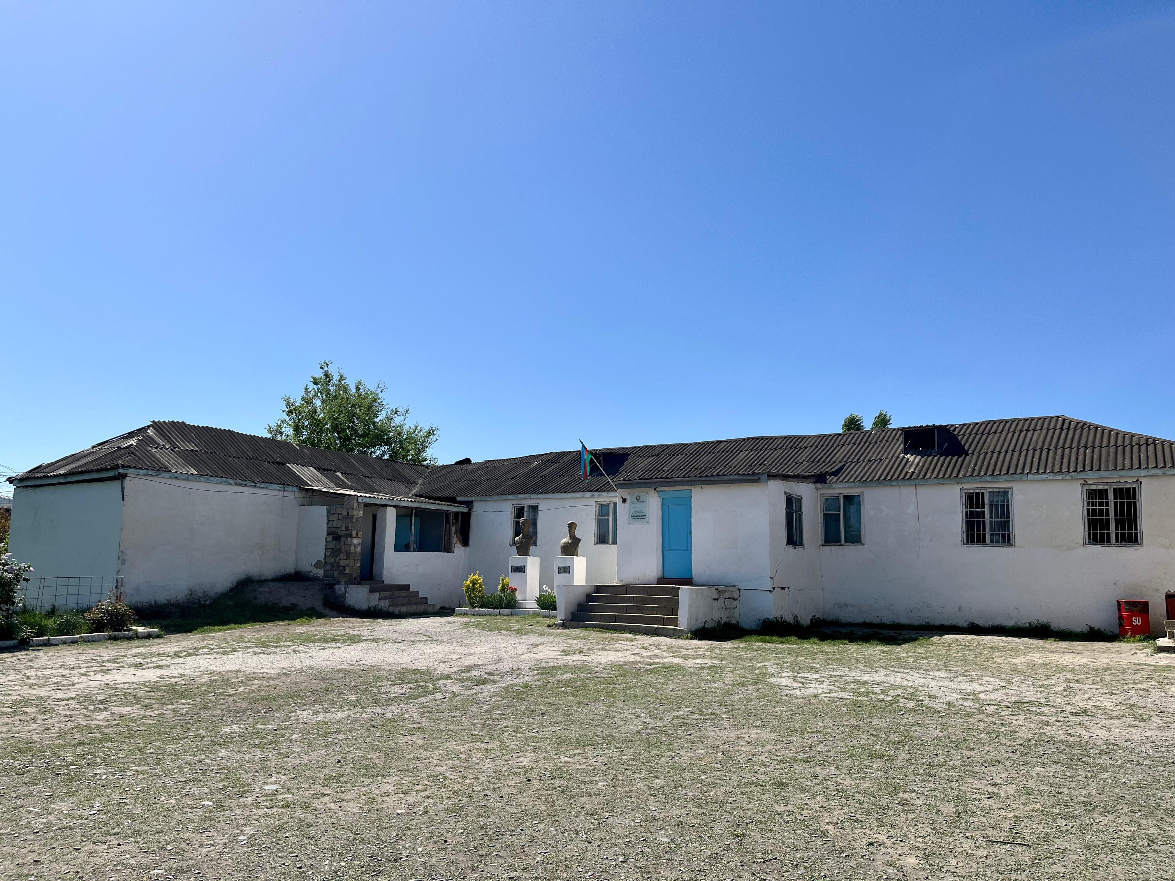 Xaçmaz rayonu Qobuqıraq kənd Rövşən İsrafilov adına ümumi orta məktəb