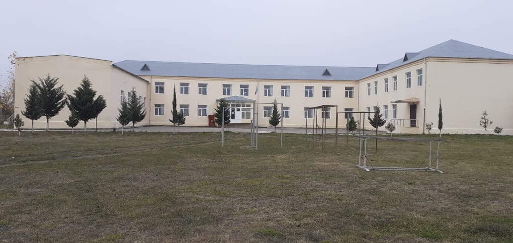 Xaçmaz rayonu Mehrəliqışlaq kənd Muxtar Osmanov adına ümumi orta məktəb