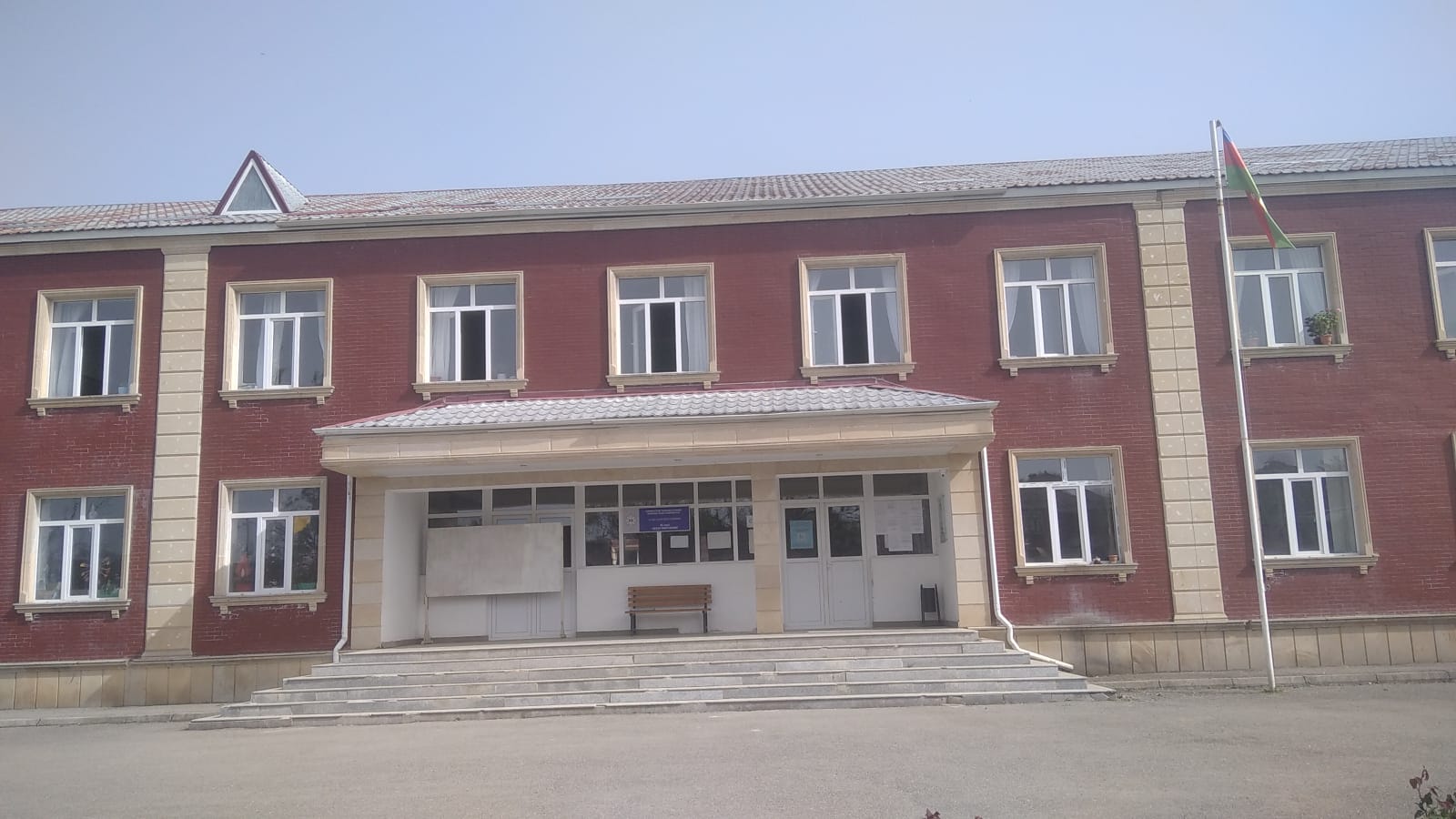 Qusar rayon Piral kənd tam orta məktəbi