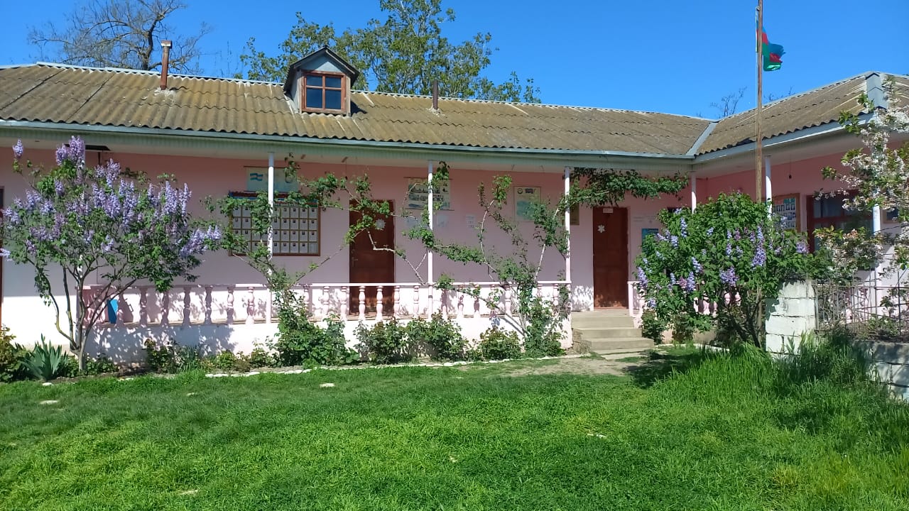 Xaçmaz rayonu Xuray kənd ibtidai məktəb