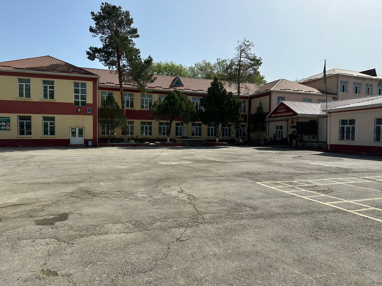 Qusar şəhər E.Güləliyev  adına 2 saylı tam orta məktəb