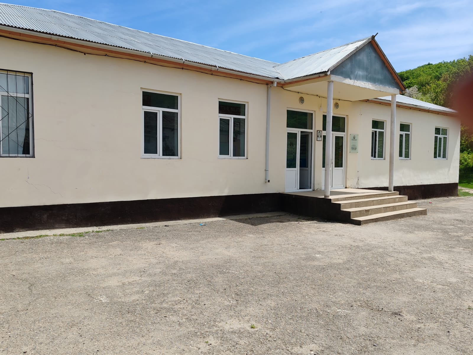 Quba rayonu Kələnov kənd Firuz Mustafayev adına tam orta məktəb