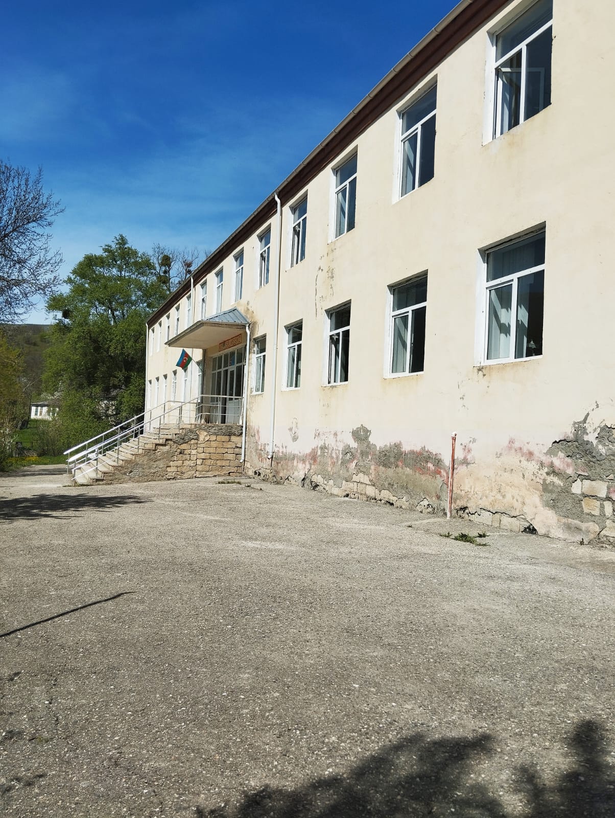 Quba rayonu Güləzi kənd ümumi orta məktəbi