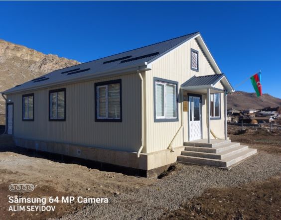 Quba rayonu Qımıl kənd Alimşah Tahirov adına tam orta məktəb