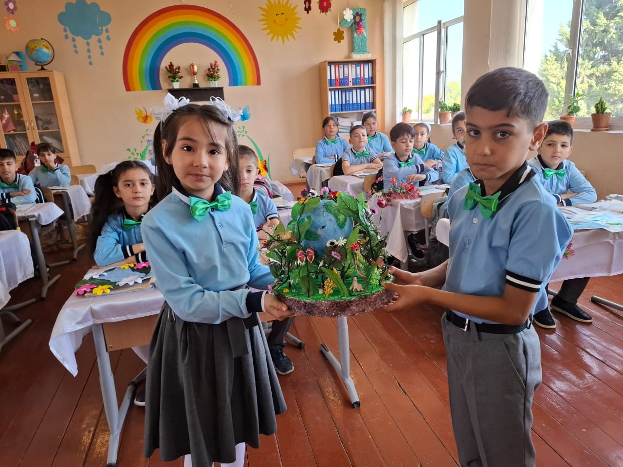 İlk dərslər “Yaşıl dünya naminə həmrəylik” mövzusuna həsr olunub.
