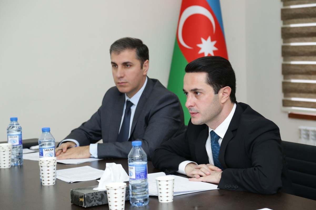 Quba-Xaçmaz Regional Təhsil İdarəsinin müdiri Coşqun Əliyev vətəndaşları qəbul etmişdir.