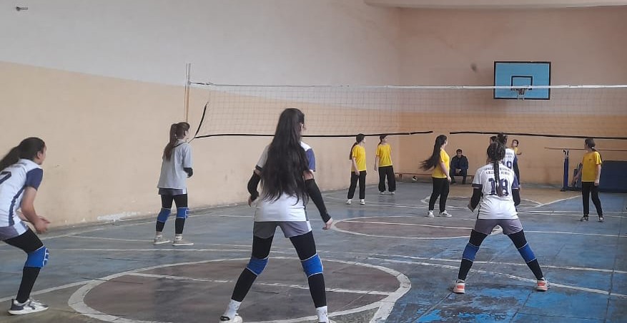 Voleybol dərnək qruplarının şagirdləri arasında yarış keçirilmişdir.