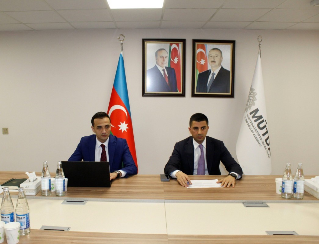 Agentliyin direktoru Eşqi Bağırov vətəndaşları qəbul edib.