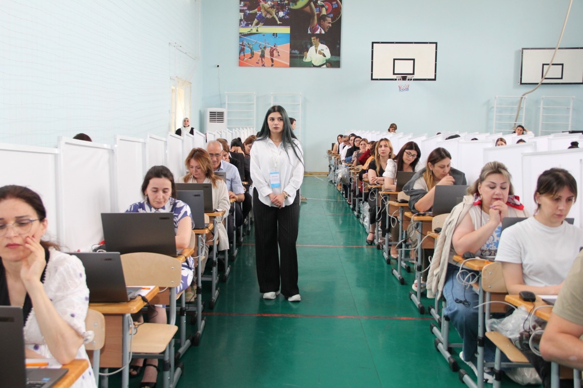 Təhsilverənlərin sertifikatlaşdırılması prosesinin test imtahanı mərhələsi davam etdirilib.