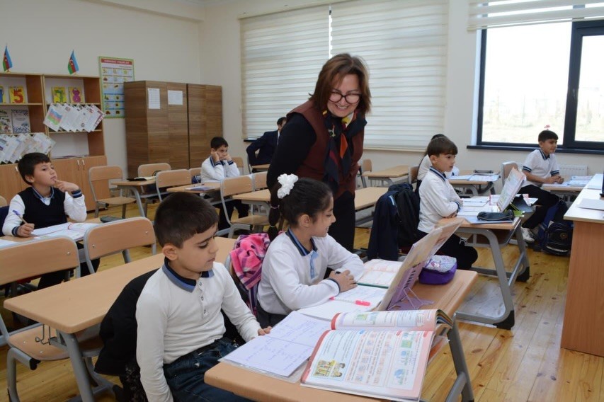 Vəfa Yaqublu bir sıra təhsil müəssisələrində olub