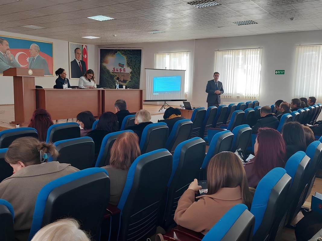 Ümumi təhsil müəssisələrinin rəhbərləri ilə görüş keçirildi